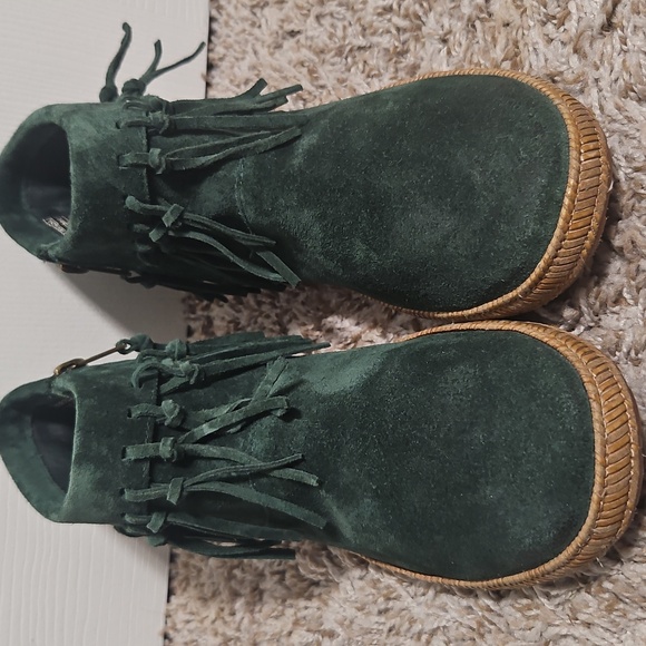 UGG Shenandoah Suede Moccasin Fringe Ankle Booties 8.5 - Picture 3 of 9